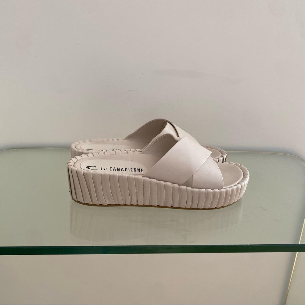 Gorgeous La CANADIENNE Leather Sandals/Slides EU 40
